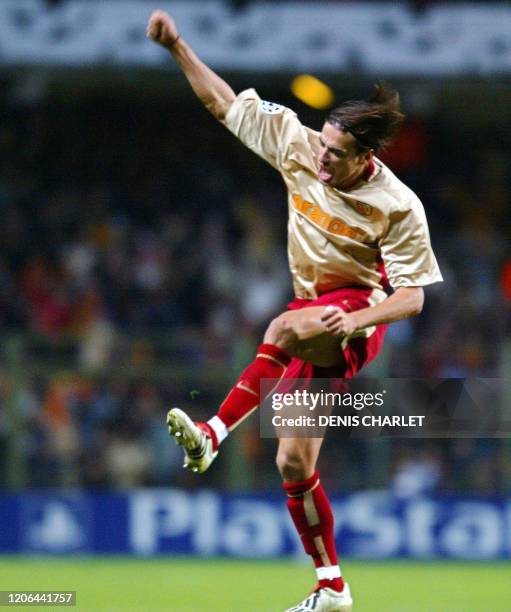 Attaquant de Lens Daniel Moreira laisse éclater sa joie aprés avoir inscrit le deuxième but de son équipe, le 23 octobre 2002 au stade Felix Bollaert...