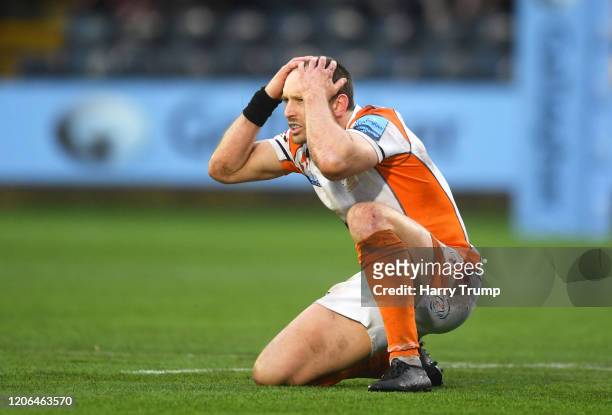 Chris Pennell of Worcester Warriors reacts after missing a last minute penalty kick during the Gallagher Premiership Rugby match between Worcester...