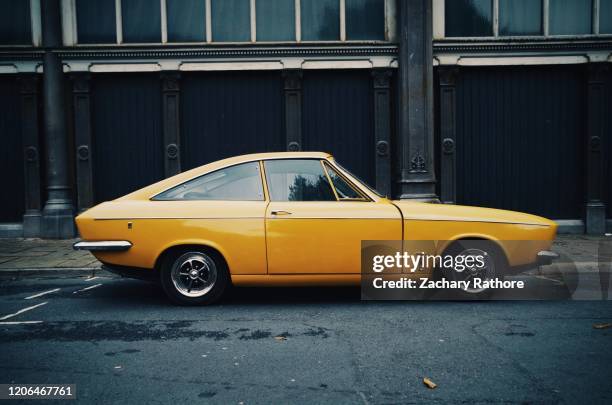 bond equipe 1967-1970 - old fashioned car stock pictures, royalty-free photos & images