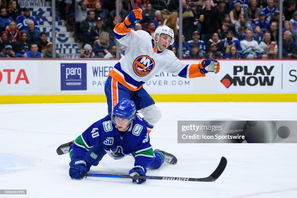 NHL: MAR 10 Islanders at Canucks