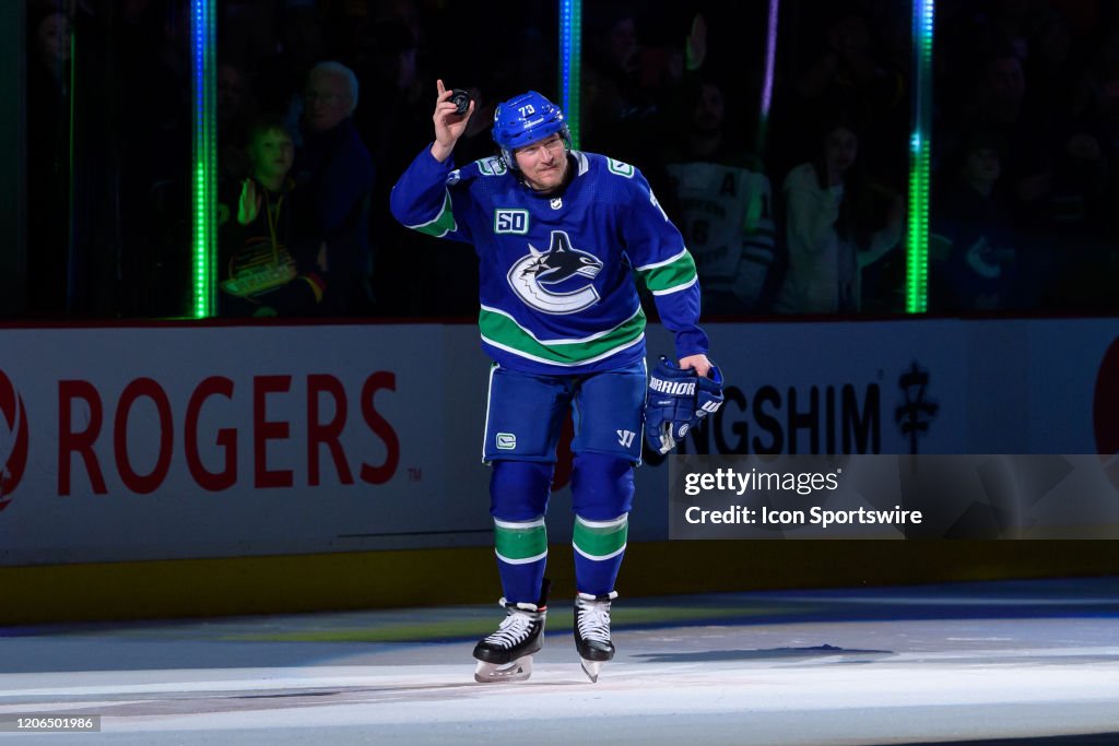 NHL: MAR 10 Islanders at Canucks