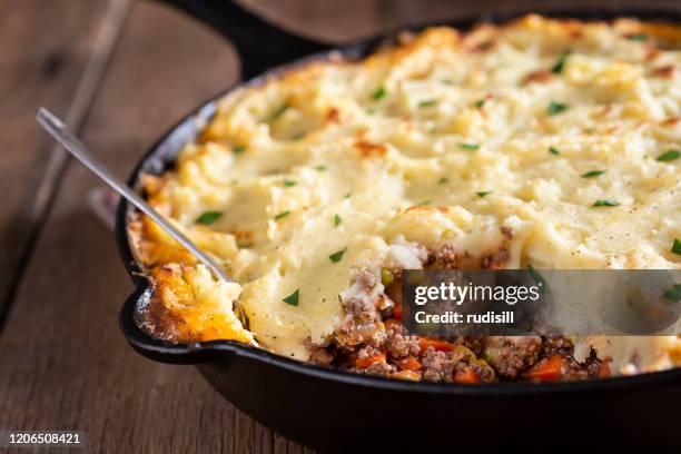 shepherd's pie - american pie stock pictures, royalty-free photos & images