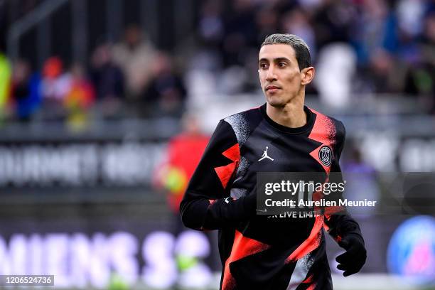 Angel Di Maria of Paris Saint-Germain looks on during warmup before the Ligue 1 match between Amiens and Paris at Stade de la Licorne on February 15,...