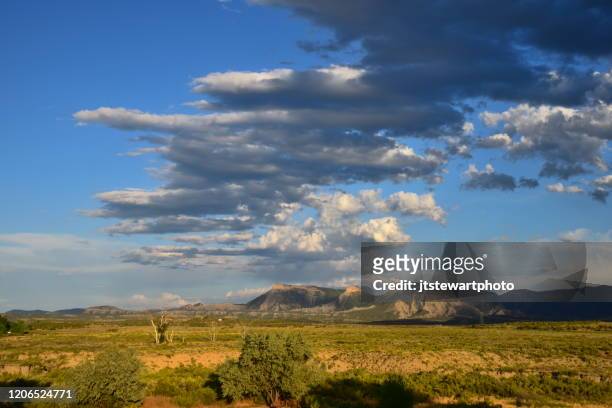 nubes sobre mesa verde np - pueblo de indígenas de américa del norte fotografías e imágenes de stock