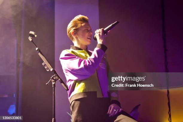 Le Raux Singer La Roux Performs In Berlin Photos and Premium High Res Pictures - Getty ...