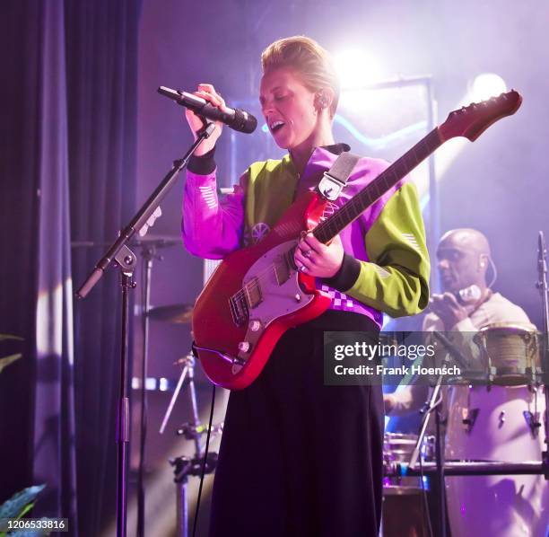 Le Raux Singer La Roux Photos and Premium High Res Pictures - Getty Images