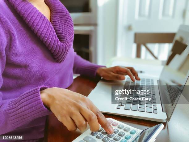 Use Compute Photo Compute Hand Photos and Premium High Res Pictures - Getty Images