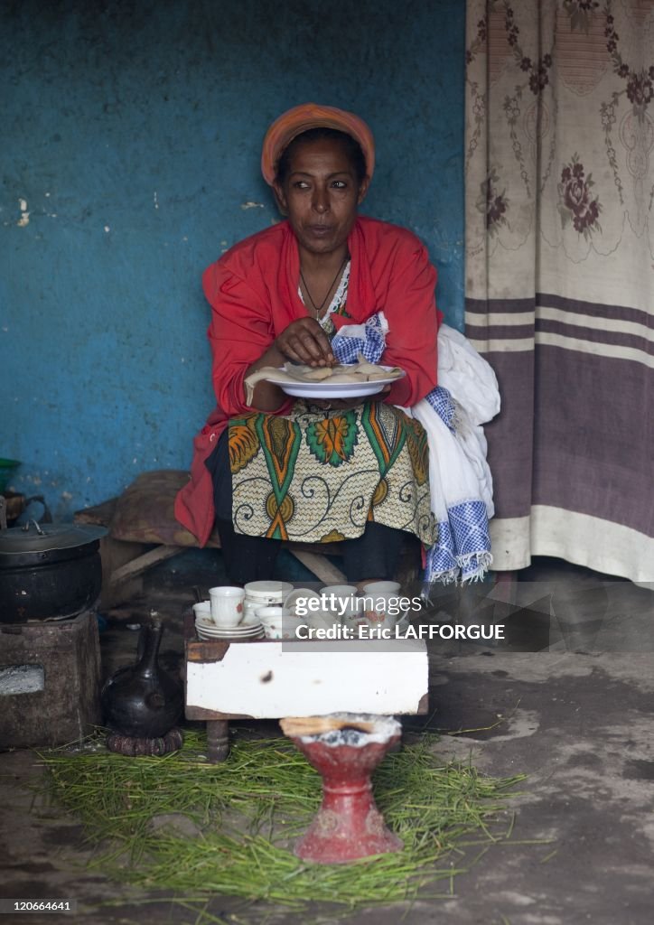 Miss Weshi Eating Injera During The Coffee Ceremony At Mojo Market Place In Ethiopia On July 10, 2010 -