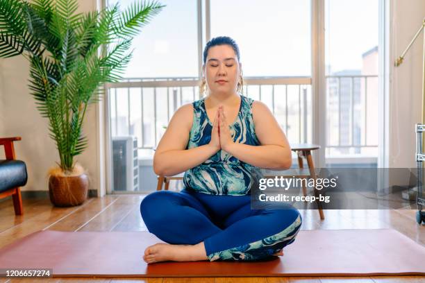 Plus Size Yoga: Over 2,464 Royalty-Free Licensable Stock Vectors