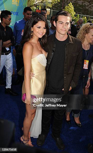 Selena Gomez attends the 2011 Teen Choice Awards at Gibson Amphitheatre on August 7, 2011 in Universal City, California.