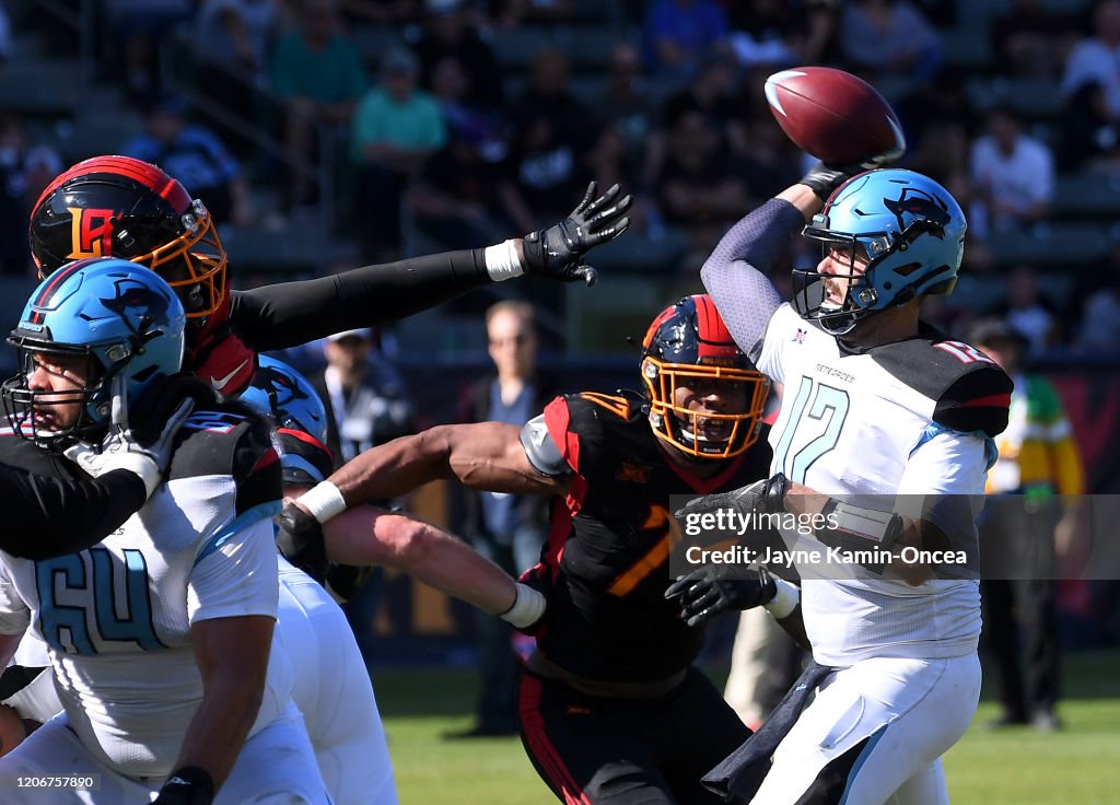 Dallas Renegades v Los Angeles Wildcats