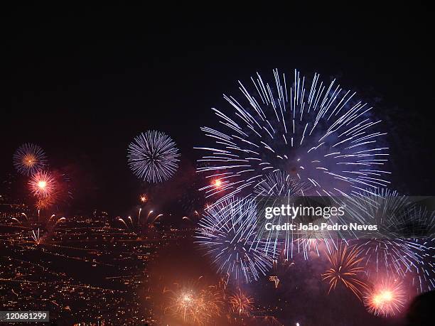 fireworks - funchal imagens e fotografias de stock