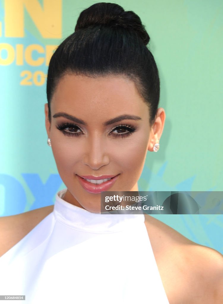 2011 Teen Choice Awards - Arrivals