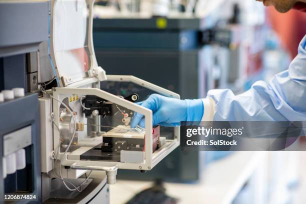 Tissue Sample Lab Photos and Premium High Res Pictures - Getty Images