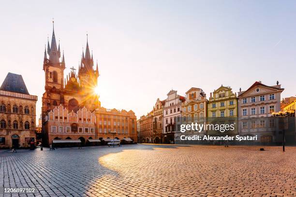 staromestske namesti (old town square) on a sunny day, prague, czech republic - czech republic city stock pictures, royalty-free photos & images