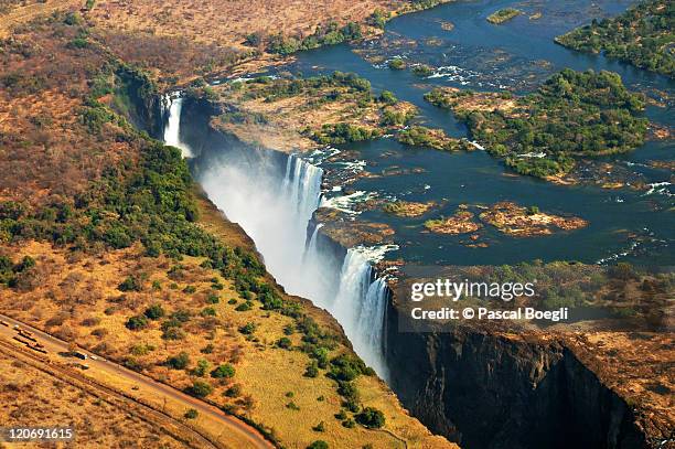 victoria falls, zambia - zambia stockfoto's en -beelden