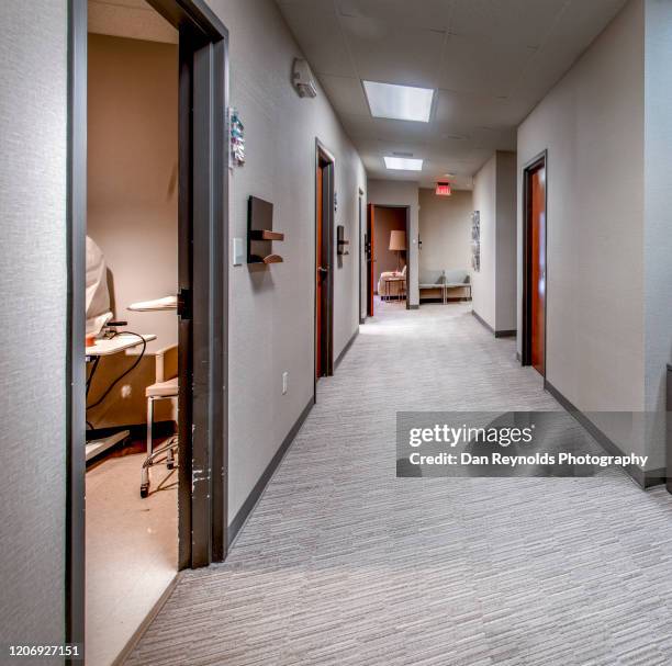 Doctor Building Doctors Office Building Photos and Premium High Res Pictures - Getty Images