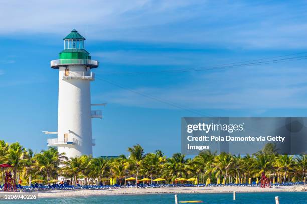 idyllic white sand beach in the caribbean sea in a sunny day, belize. - harvest caye stock pictures, royalty-free photos & images