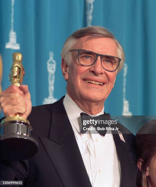 Martin Landau backstage at the Shrine Auditorium during the 67th Annual Academy Awards, March 27,1995 in Los Angeles, California.