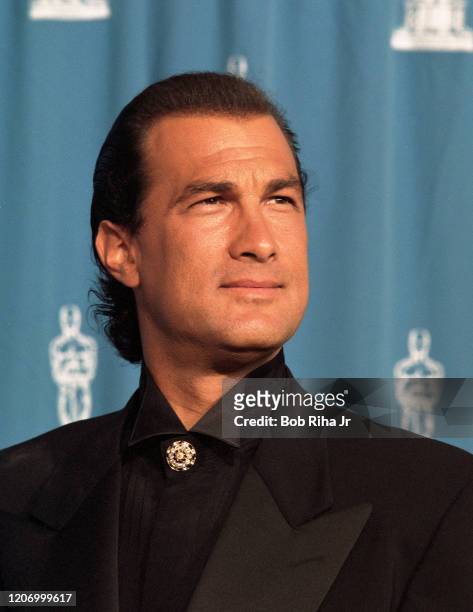 Steven Seagal backstage at the Shrine Auditorium during the 67th Annual Academy Awards, March 27,1995 in Los Angeles, California.