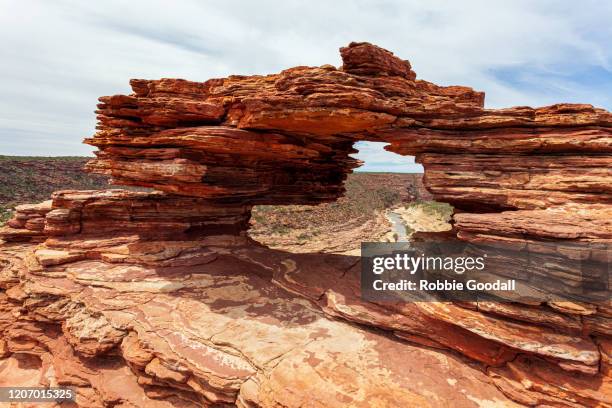 natures window natural rock formation - kalbarri national park, western australia - kalbarri - fotografias e filmes do acervo