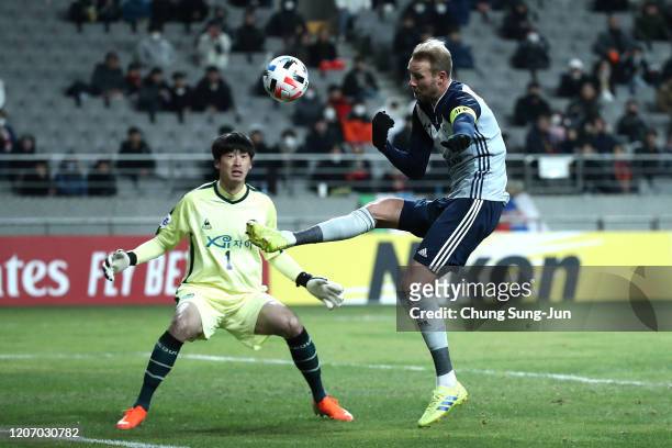 Nils Ola Toivonen of Melbourne Victory in action during the AFC Champions League Group E match between FC Seoul and Melbourne Victory at the Seoul...