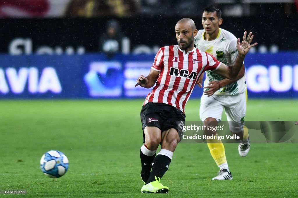 Estudiantes v Defensa y Justicia - Superliga 2019/20