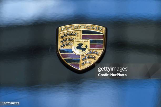 996 Logo Photos and Premium High Res Pictures - Getty Images
