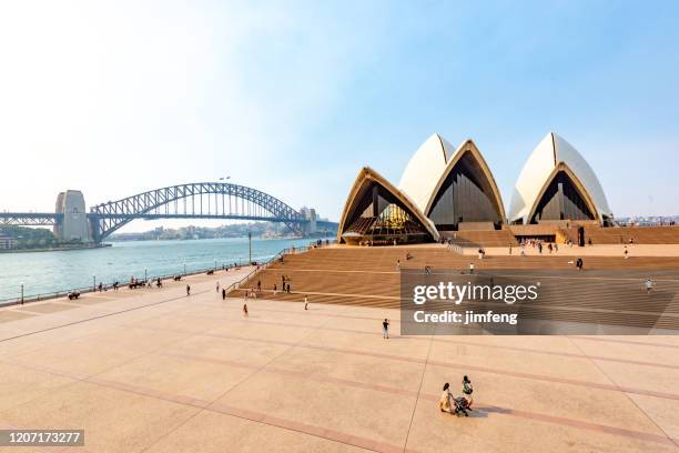 sydney harbor bridge blick in der dämmerung, australien - oper von sydney stock-fotos und bilder
