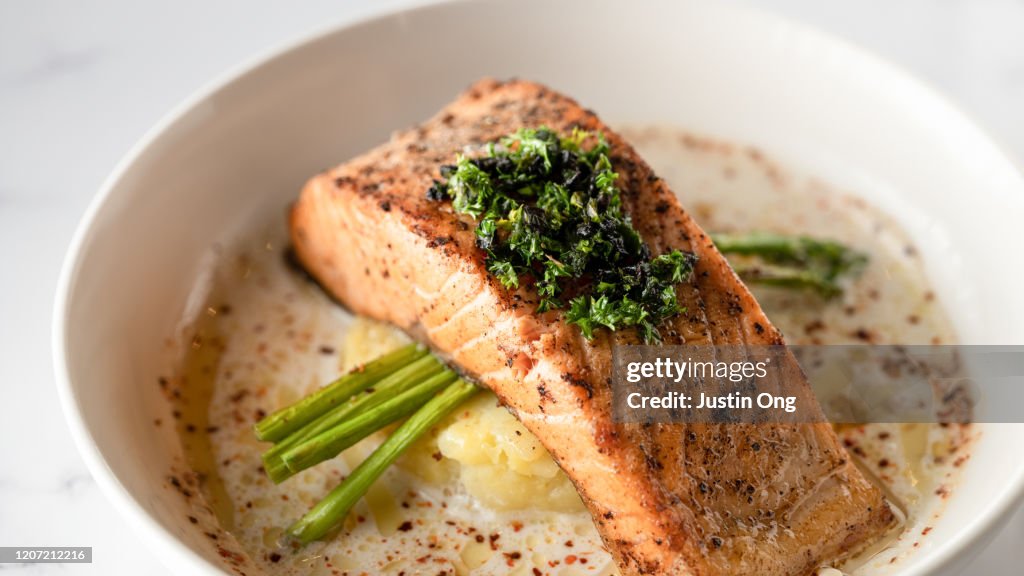 Baked Salmon with Mashed Potato and Asparagus, Creamy Sauce