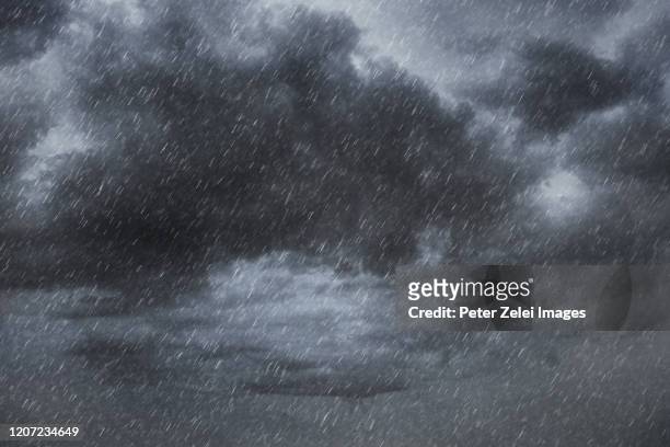 blizzard - chuva imagens e fotografias de stock