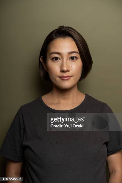 studio portrait of asian young adult woman - japanese woman stock pictures, royalty-free photos & images