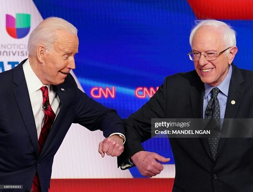 TOPSHOT-US-POLITICS-VOTE-DEMOCRATS-DEBATE