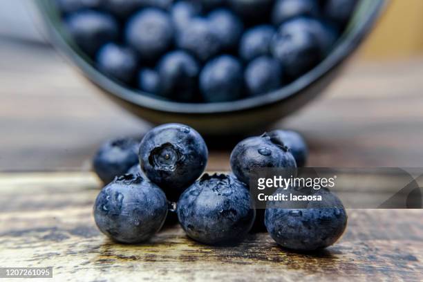 fresh blueberries - blaubeeren stock pictures, royalty-free photos & images