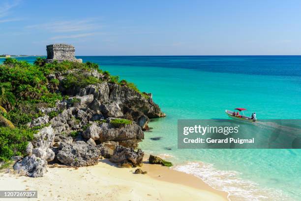 god of winds (dios del viento) temple in a sunny day. ruins of tulum, a pre-columbian mayan walled city in yucatán peninsula on the caribbean sea in the state of quintana roo, mexico. - mayan riviera stock pictures, royalty-free photos & images