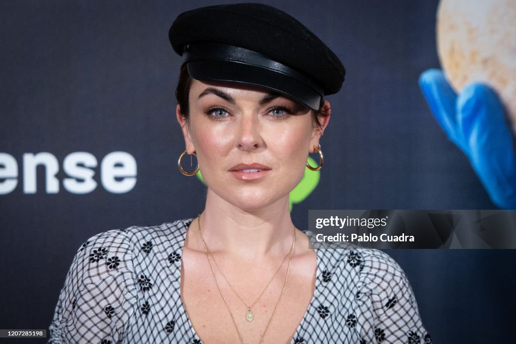 Canadian actress Serinda Swan attends 'La Forense ' Season 2 at Santo