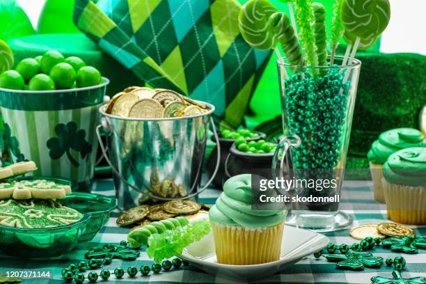 st. patrick's day party - st patricks day stock pictures, royalty-free photos & images