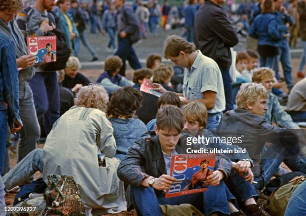 Fans von Bruce Springsteen, Fans im Radstadion Weissensee, Ostberlin