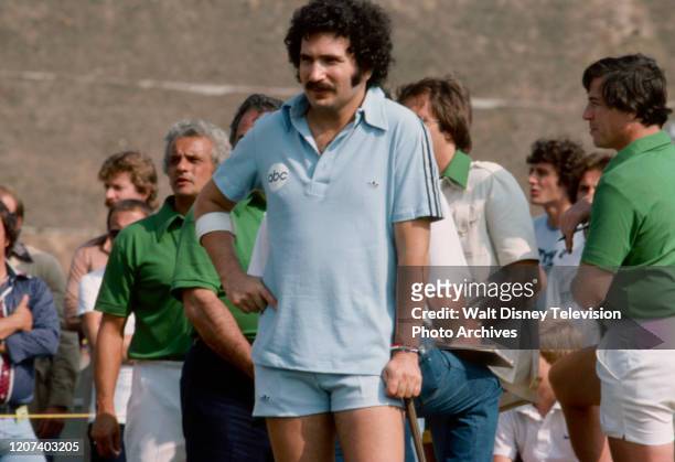 Gabe Kaplan competing in the golf competition on the ABC tv series 'Battle of the Network Stars II'.