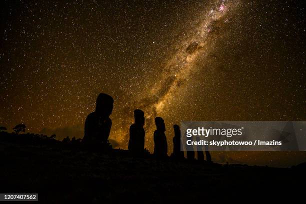 night landscape of ahu akivi, easter island, chile - hanga roa stock pictures, royalty-free photos & images