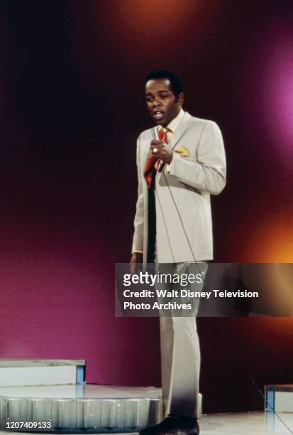 Lou Rawls performing on the ABC tv series 'Thursday Night Special'.