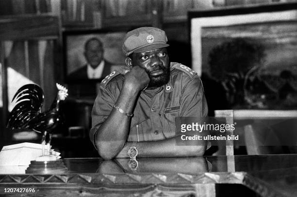 Angola, Jamba, September 1994. Archiv-Nr.: 05-02-23 Die UNITA entstand als Befreiungsbewegung im Kampf gegen die portugiesische Kolonialherrschaft...