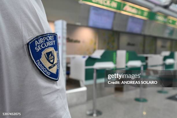 Flight Secure Agent Aviation Security Photos and Premium High Res Pictures - Getty Images