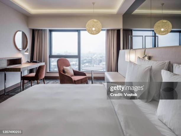 standard hotel room in a luxury hotel in moscow - hotelroom stockfoto's en -beelden