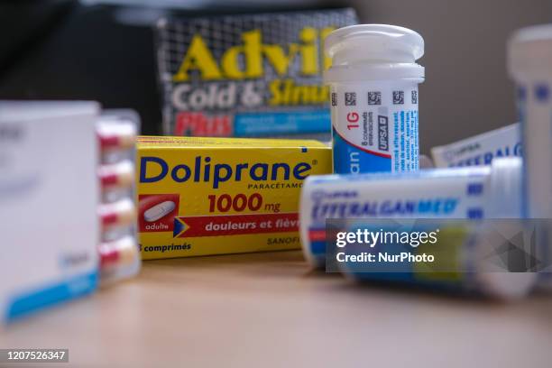 Parace Paracetamol Box Photos and Premium High Res Pictures - Getty Images
