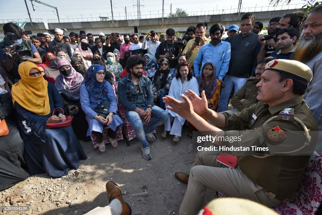 Shaheenbagh Protesters Refuse To Budge After Police Appeal To Call Off Agitation Amid Covid-19 Fears