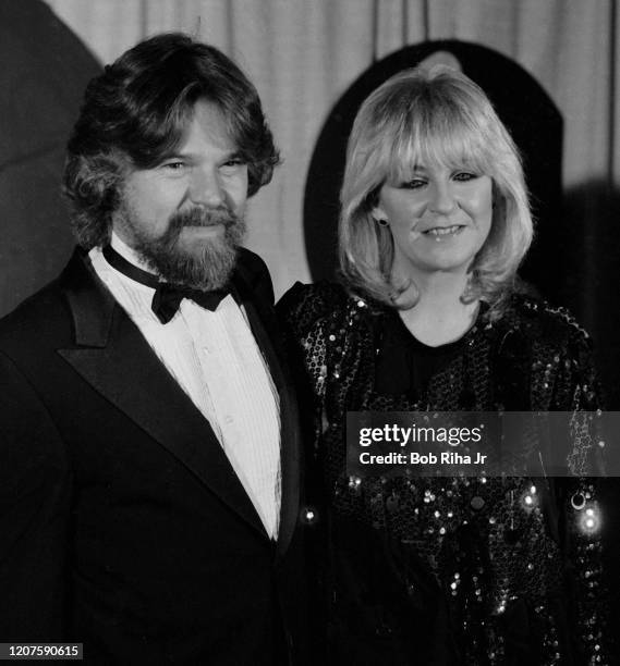 Bob Seger and Christine McVie backstage during the 26th Annual Grammy Awards at the Shrine Auditorium, February 28, 1984 in Los Angeles, California.