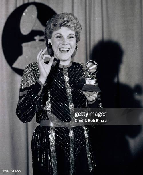 Anne Murray backstage during the 26th Annual Grammy Awards at the Shrine Auditorium, February 28, 1984 in Los Angeles, California.