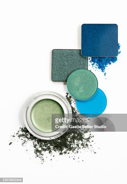 blue and green eyeshadows against white background - eyeshadow photos et images de collection