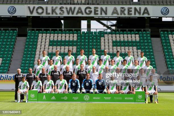 VfL Wolfsburg Saison 2013/14 - hier . $.R.v.l.: Ivan Perisic Robin Knoche Timm Klose Stefan Kutschke Bas Dost Nado Felipe Lopes Rasmus Joensson Tolga...